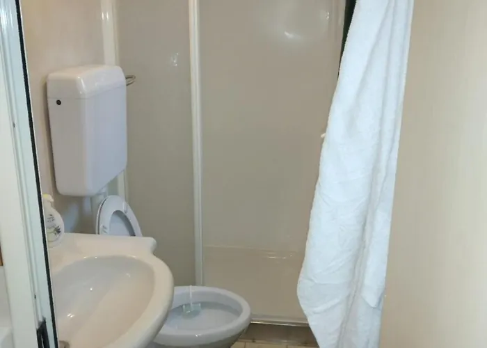 Mobile Elena アパート ペスキチ