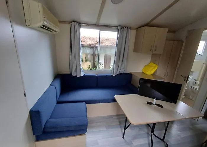 Mobile Elena アパート